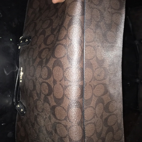 Coach City Zip Tote In Signature - Picture 3 of 5